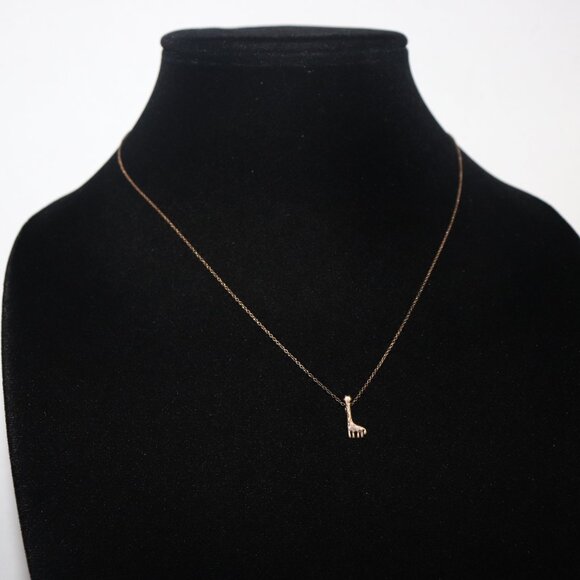 Beautiful gold sterling silver .925 Giraffe necklace 18" - Picture 6 of 7